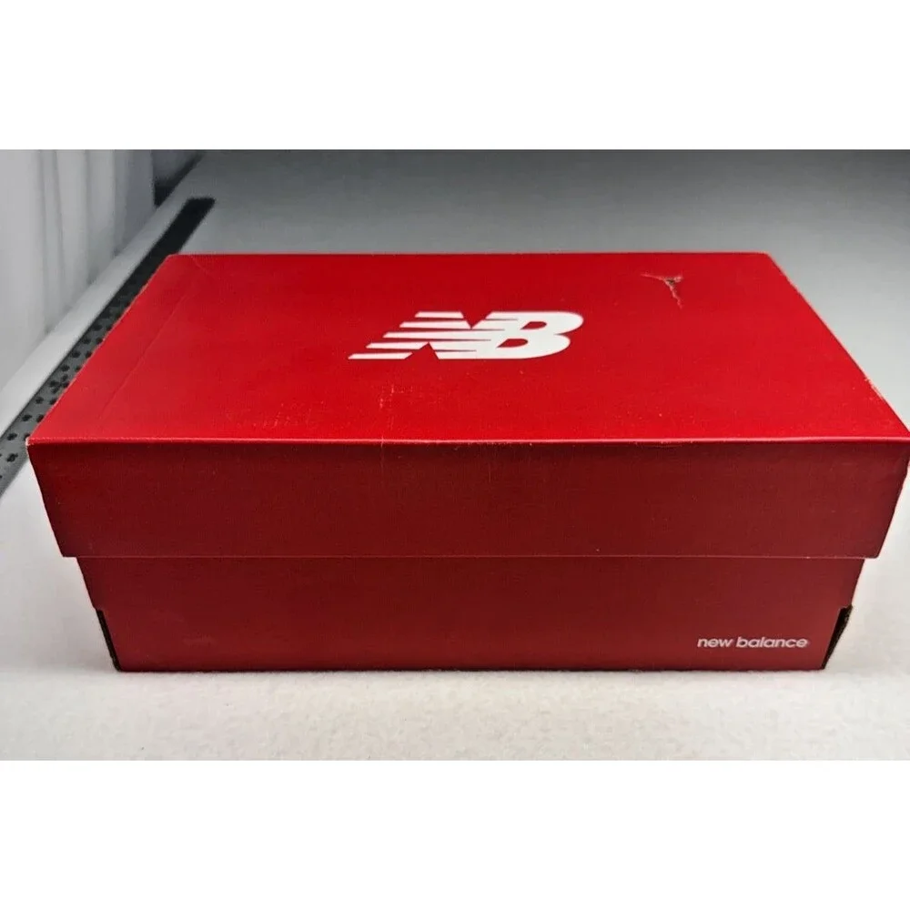 New Balance FUSEv2 Metal Softball Cleats Women's 6 Gray White SMFUSEG2 NWB